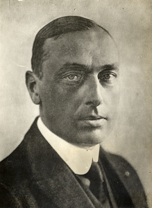 104580 Portret van F.H. Fentener van Vlissingen, geboren Amsterdam 20 juli 1882, voorzitter van de Nederlandse ...